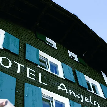 Angela 4*