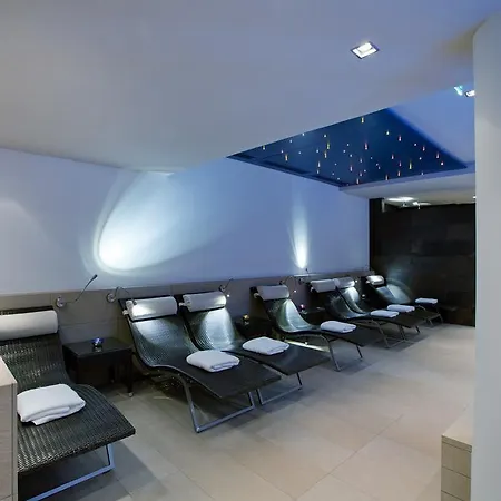 Angela Hotel 4*